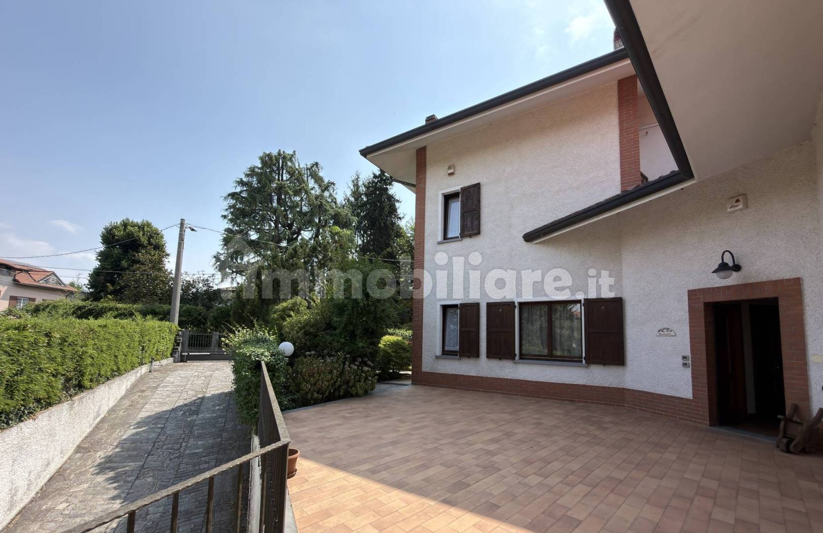 Villa con giardino in zona riservata e tranquilla — Usmate Velate
